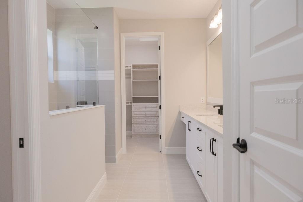 Image 17 of 54 For 8100 Slipway Drive