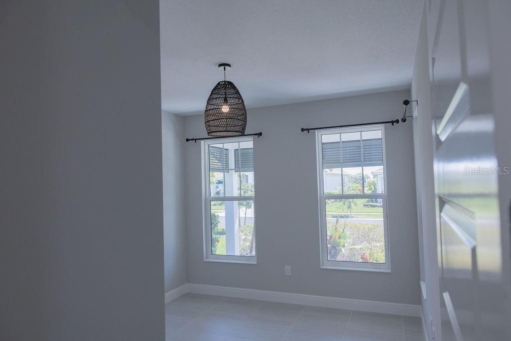 Image 22 of 54 For 8100 Slipway Drive