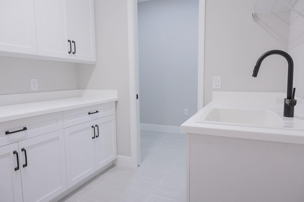 Image 34 of 54 For 8100 Slipway Drive