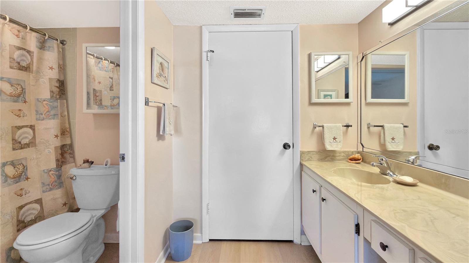 Image 18 of 36 For 14255 Rosemary Lane 8216