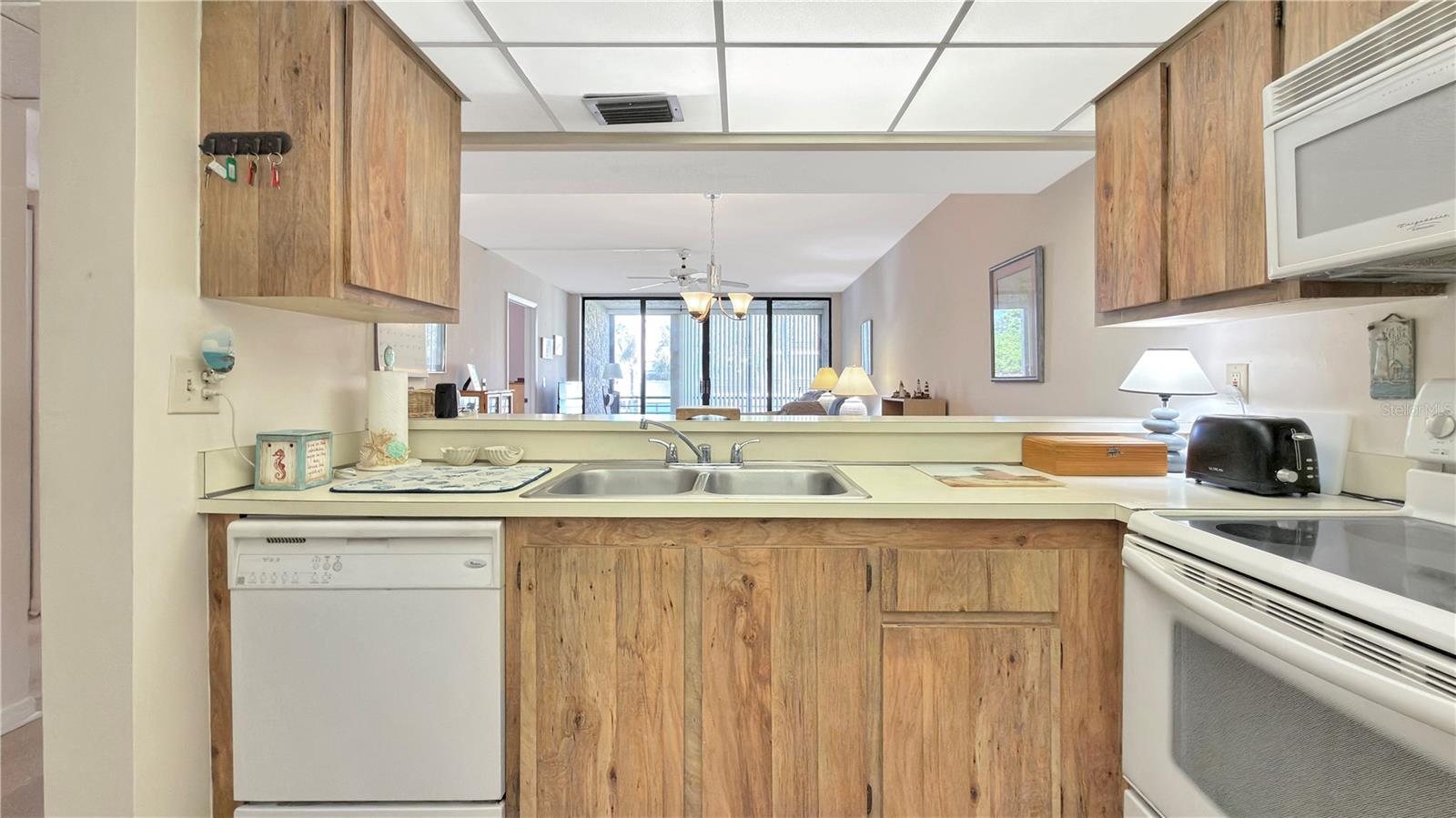 Image 7 of 36 For 14255 Rosemary Lane 8216