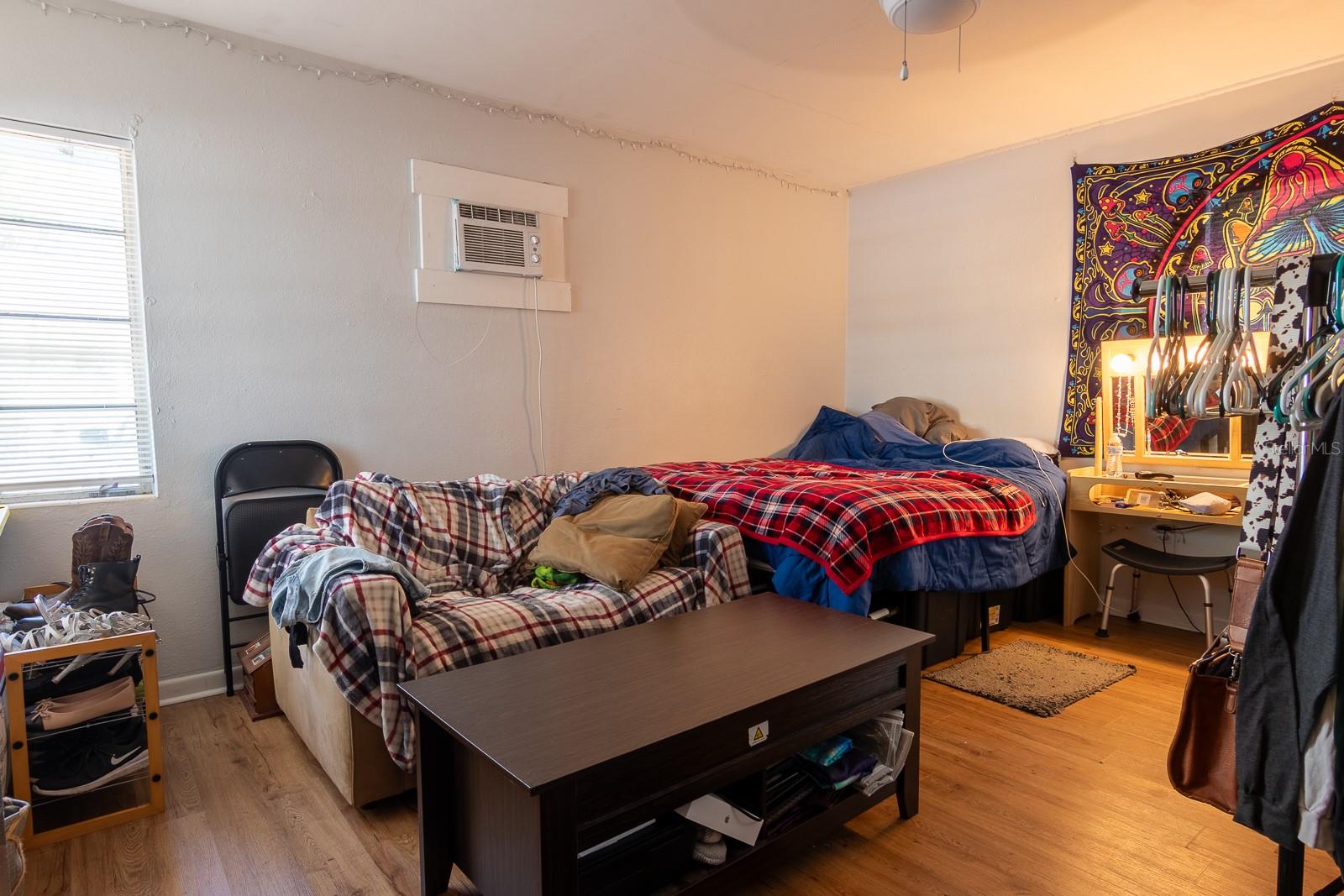 Image 19 of 59 For 610 East Avenue