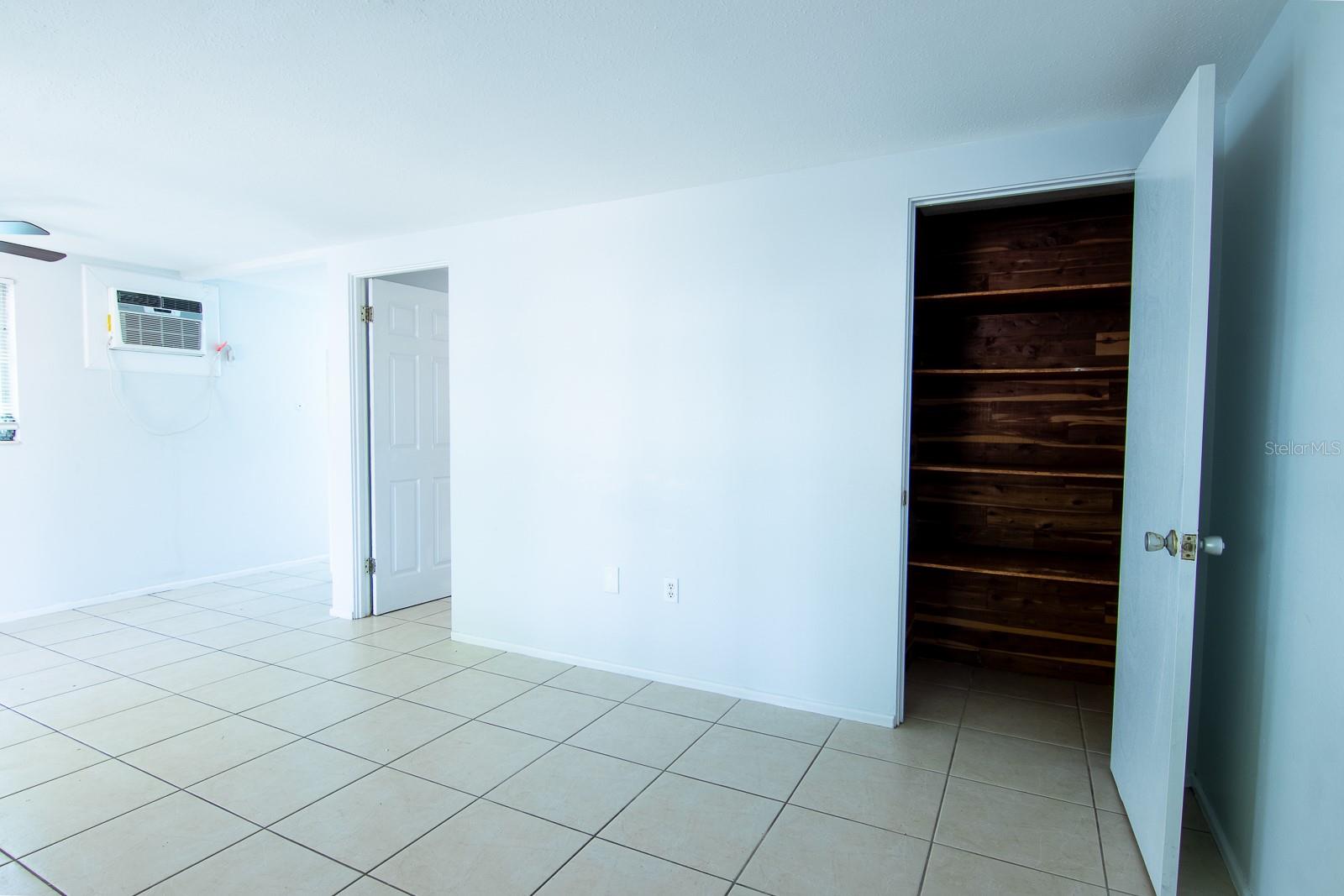 Image 26 of 59 For 610 East Avenue