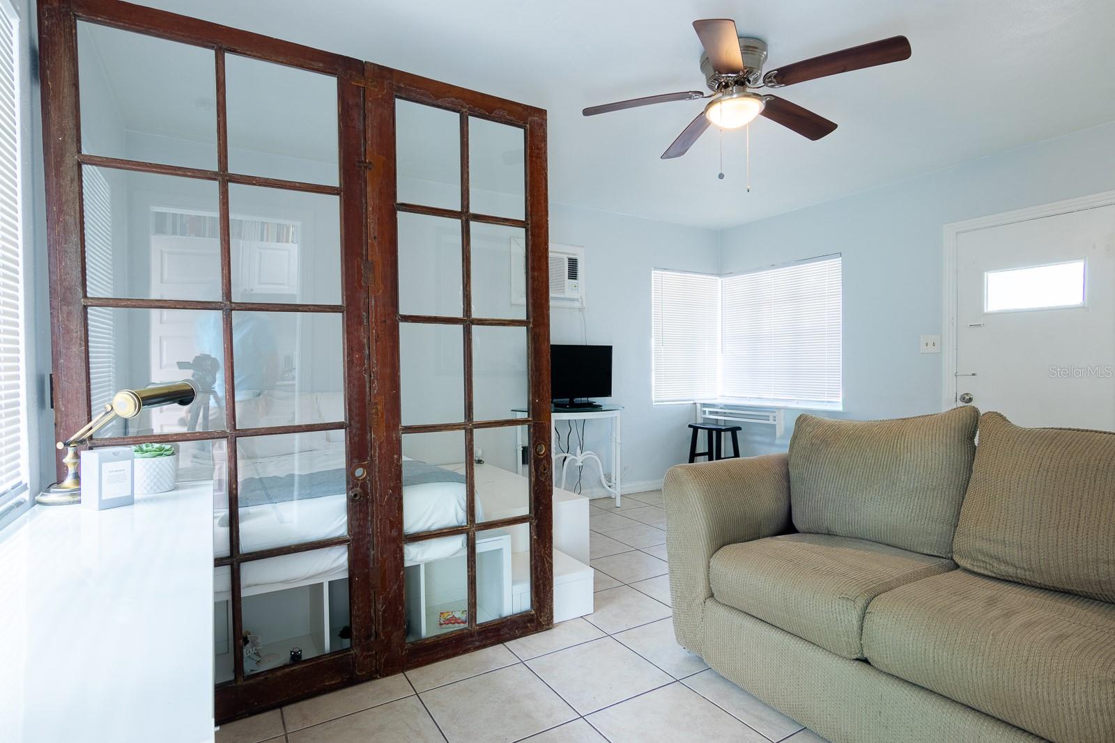 Image 3 of 59 For 610 East Avenue