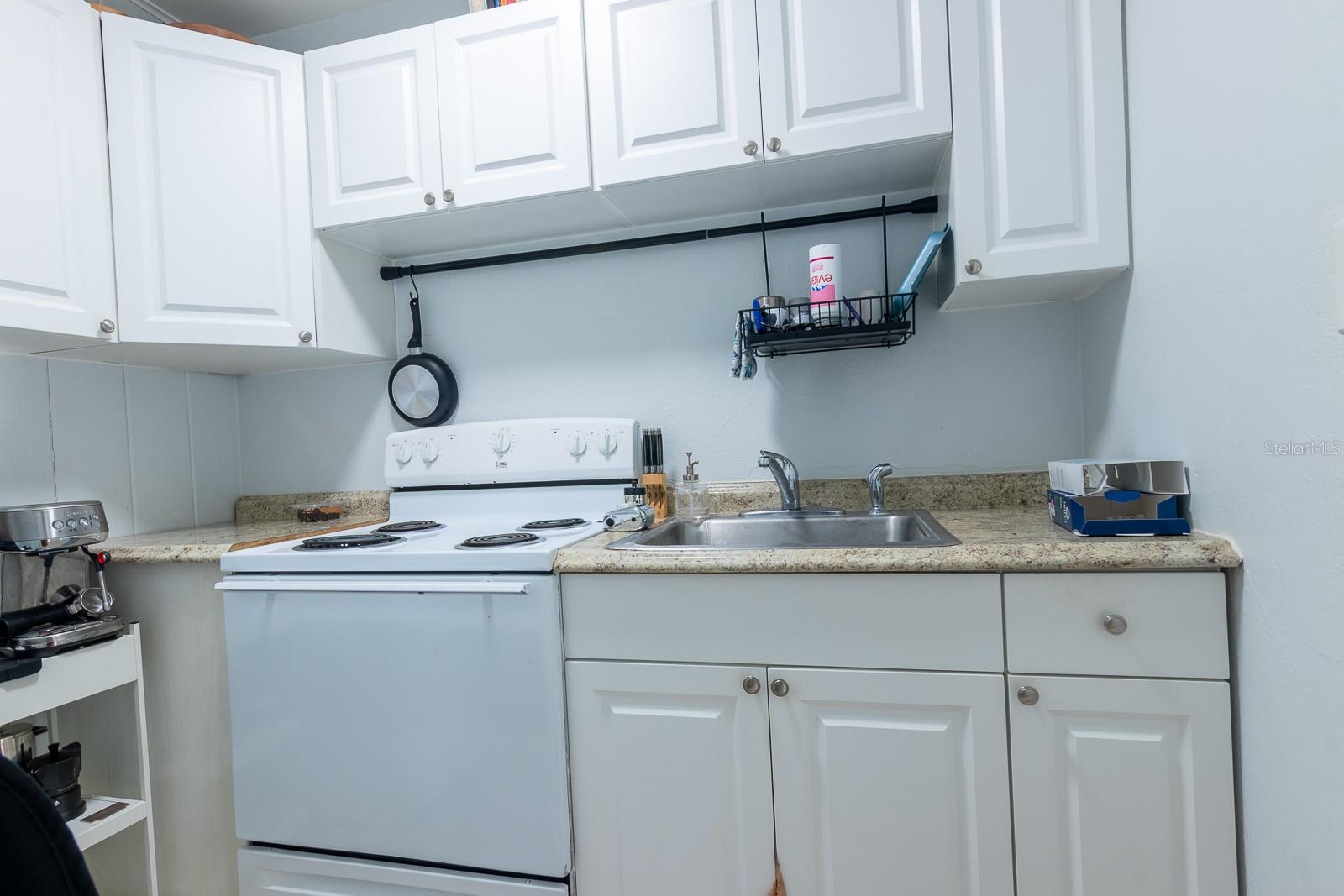 Image 4 of 59 For 610 East Avenue