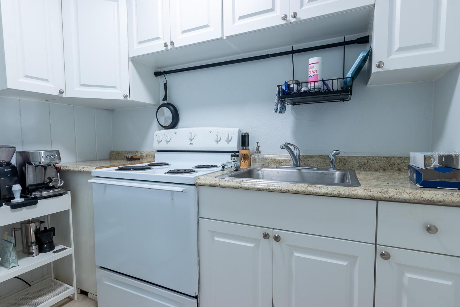 Image 5 of 59 For 610 East Avenue