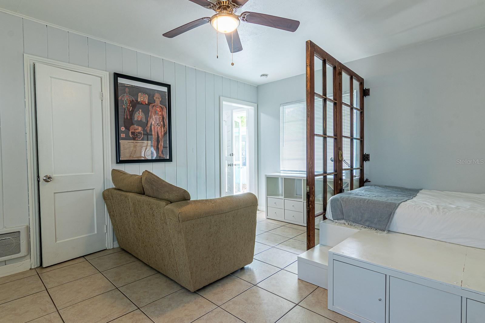 Image 7 of 59 For 610 East Avenue