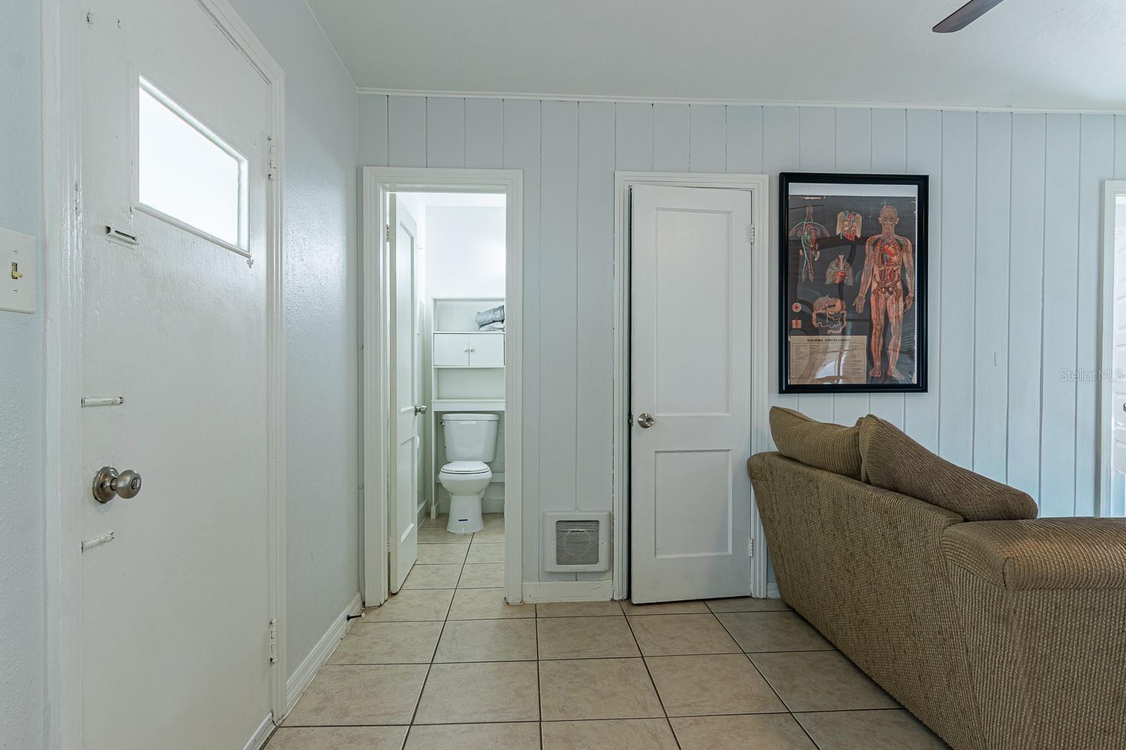 Image 8 of 59 For 610 East Avenue