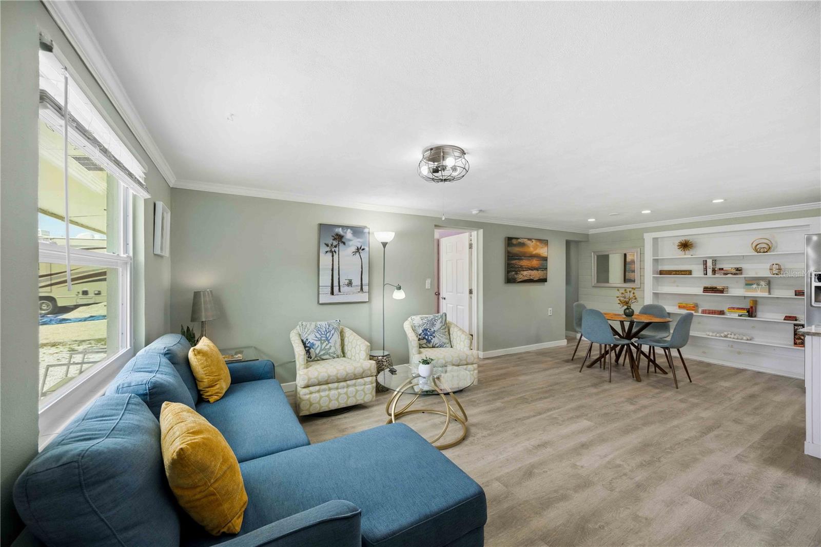 Image 11 of 55 For 370 Fray Street