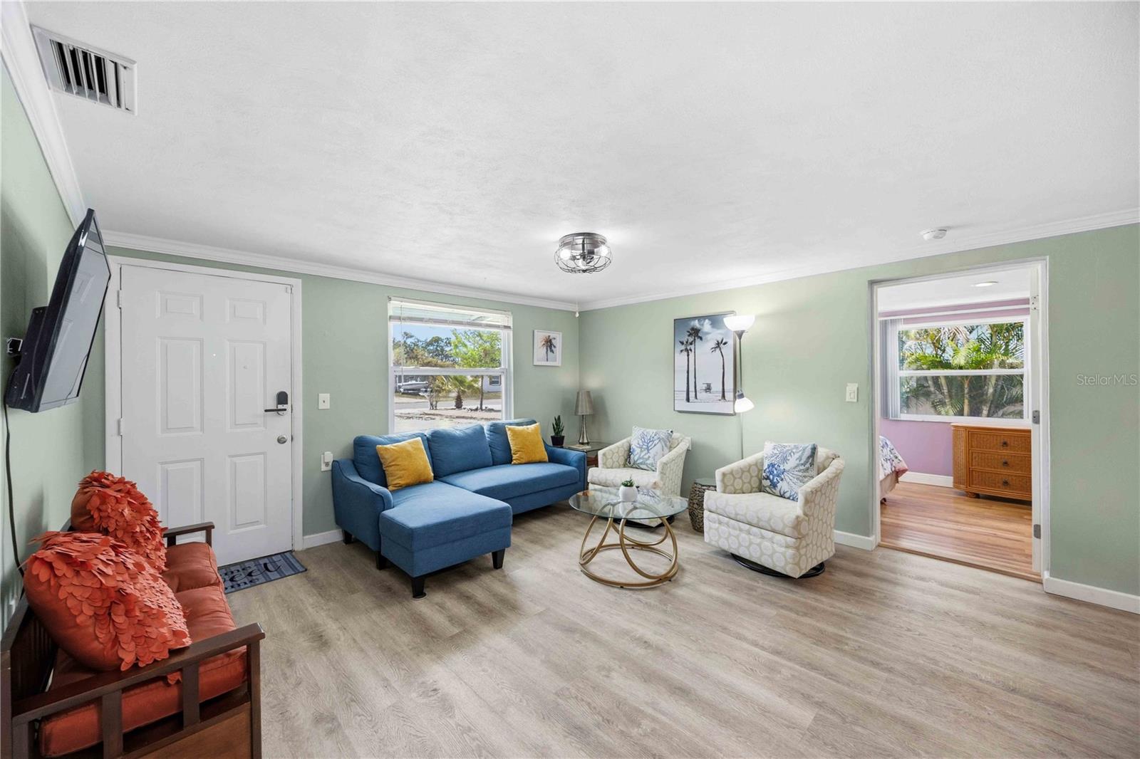 Image 13 of 55 For 370 Fray Street