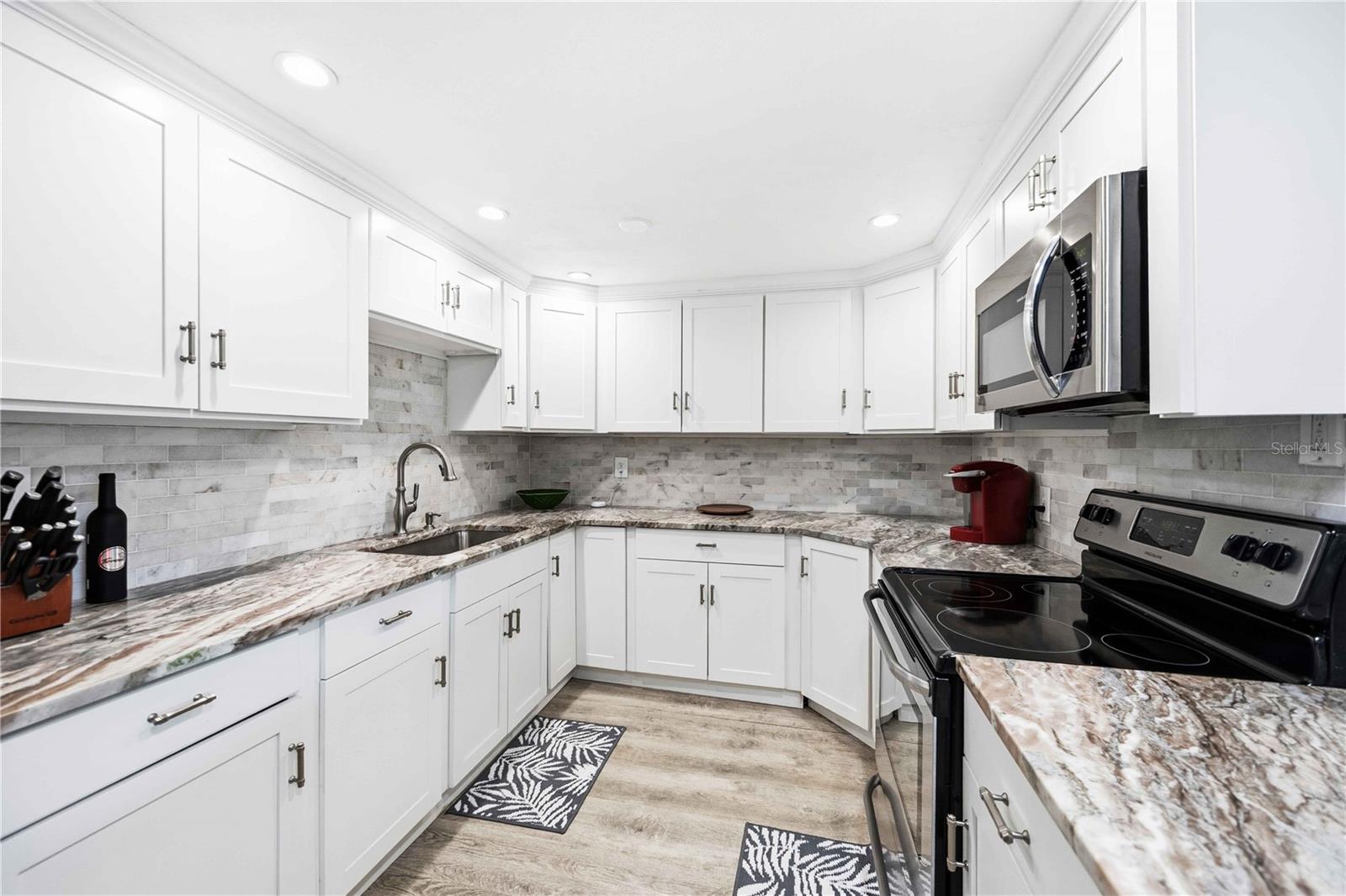 Image 15 of 55 For 370 Fray Street