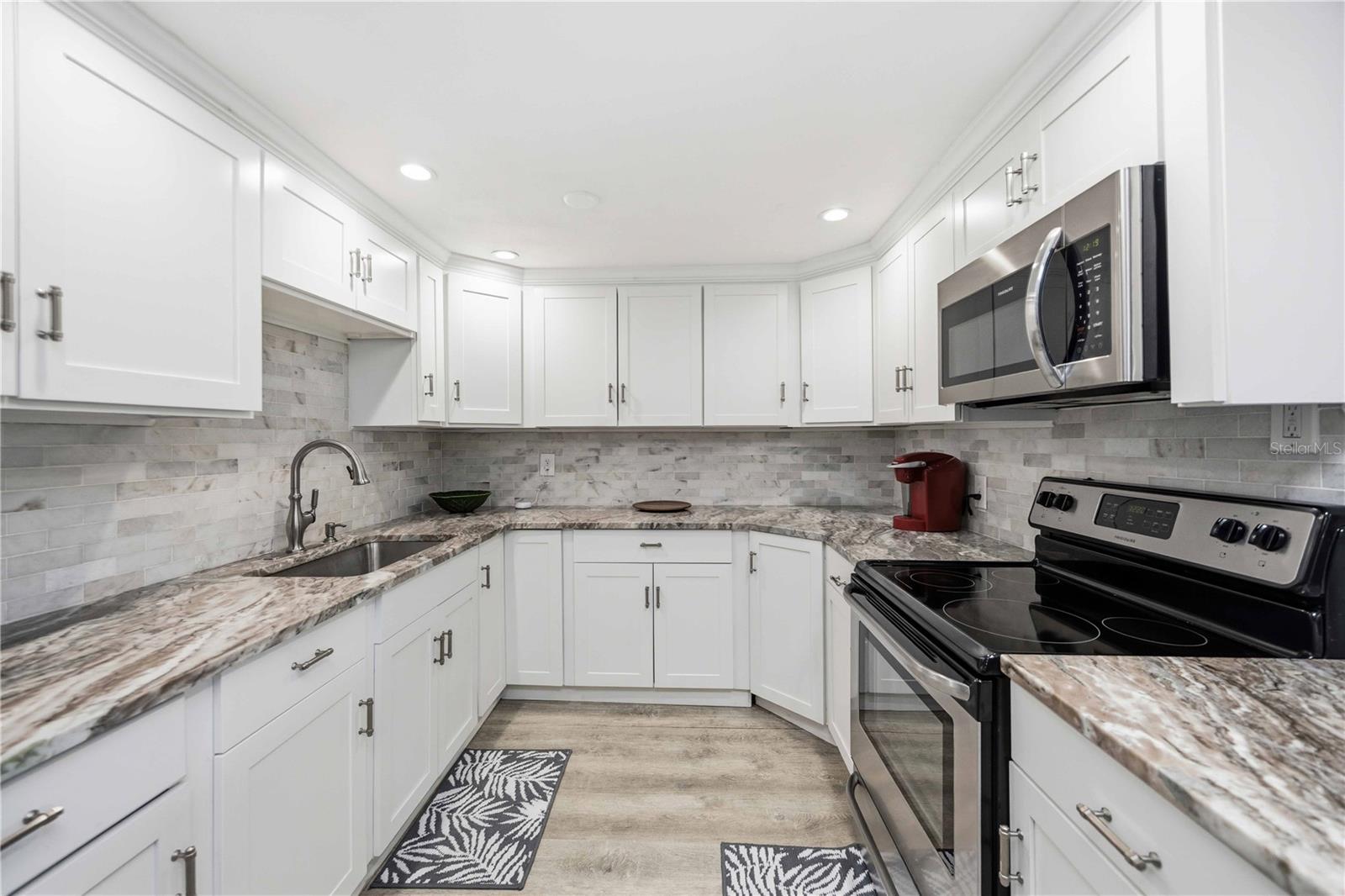 Image 18 of 55 For 370 Fray Street