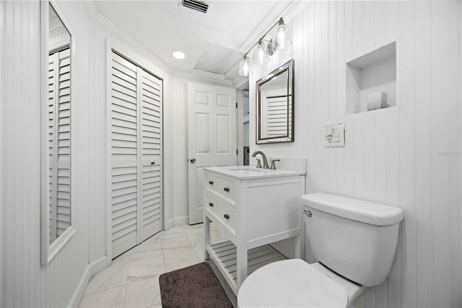 Image 20 of 55 For 370 Fray Street