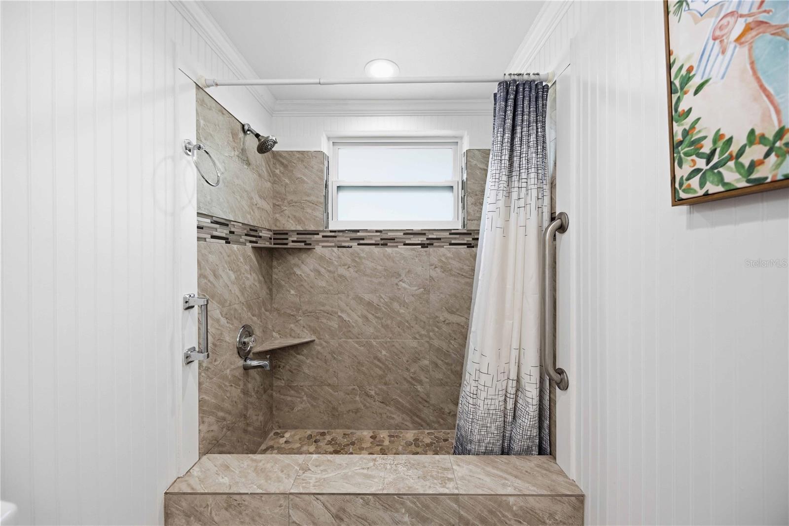 Image 21 of 55 For 370 Fray Street