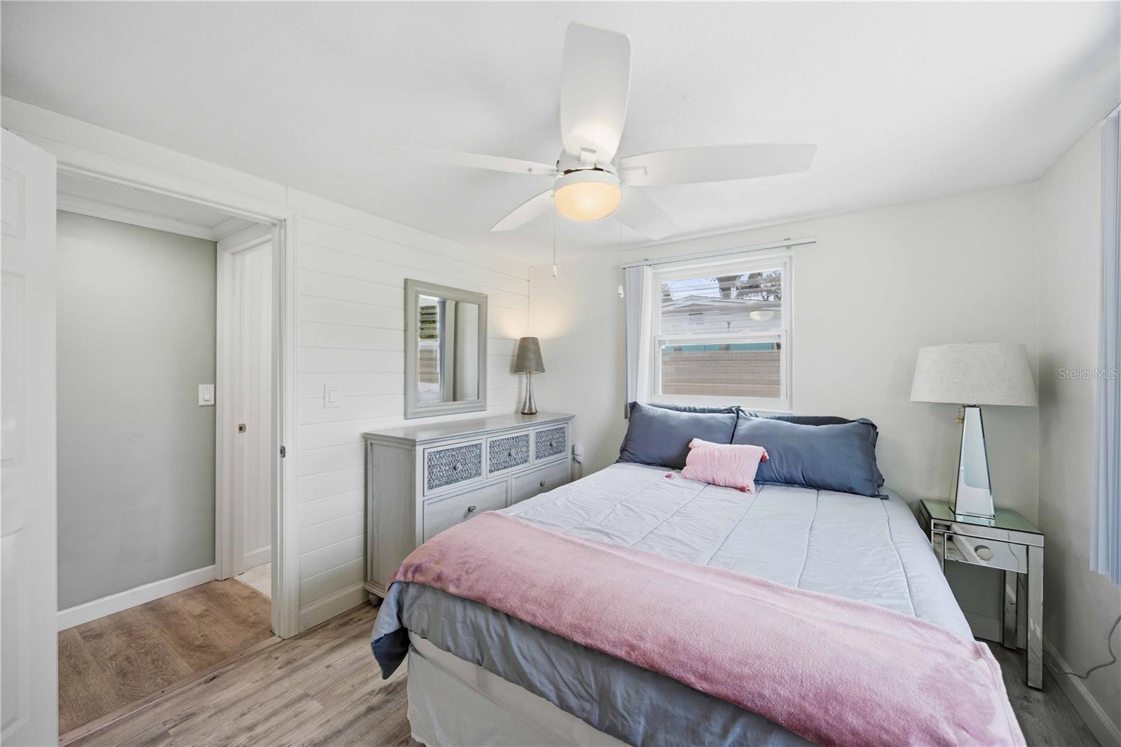 Image 23 of 55 For 370 Fray Street