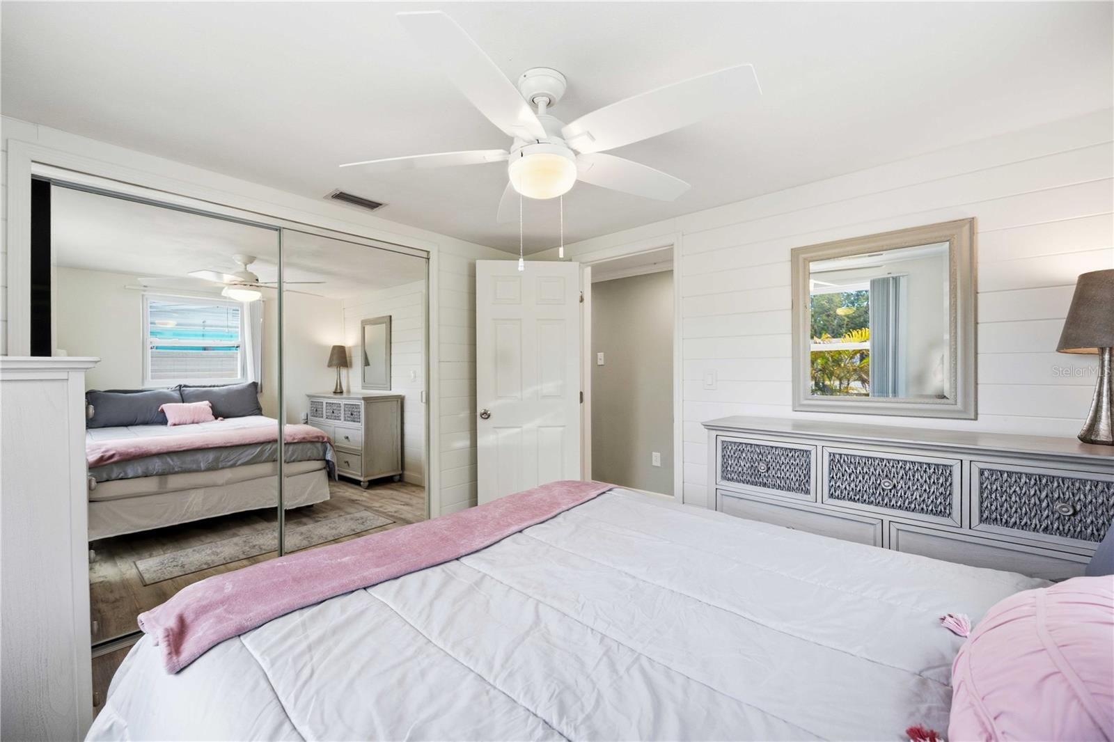 Image 24 of 55 For 370 Fray Street