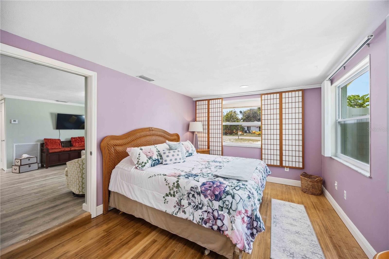 Image 30 of 55 For 370 Fray Street