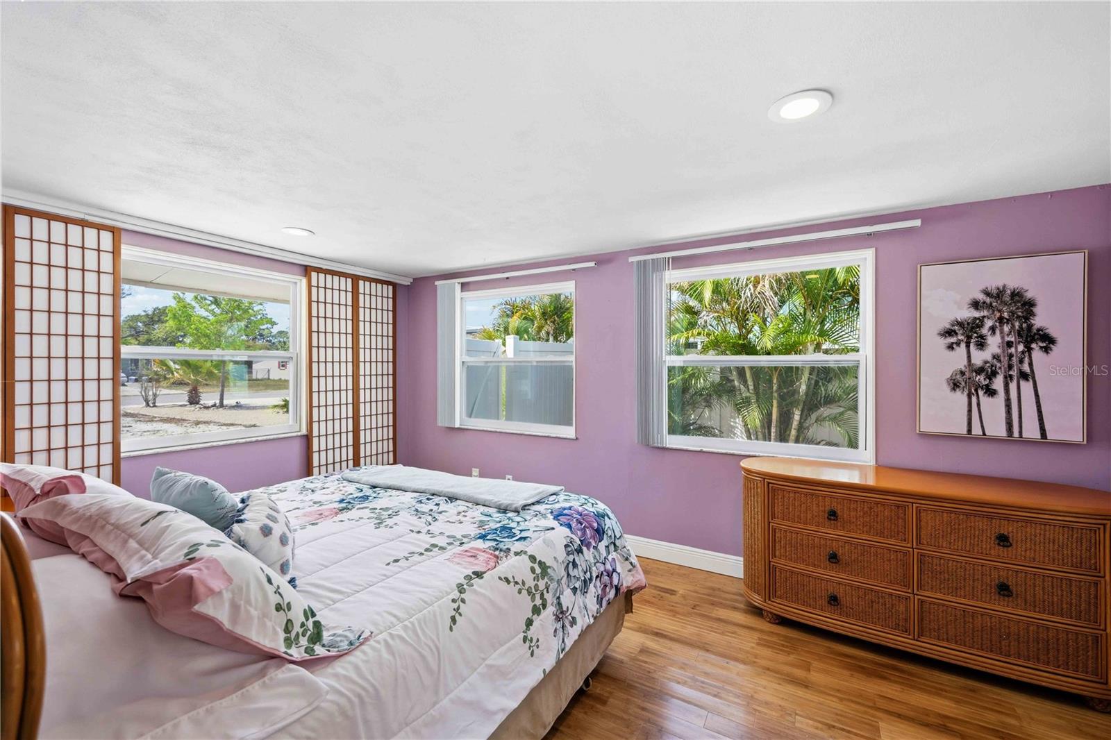 Image 31 of 55 For 370 Fray Street