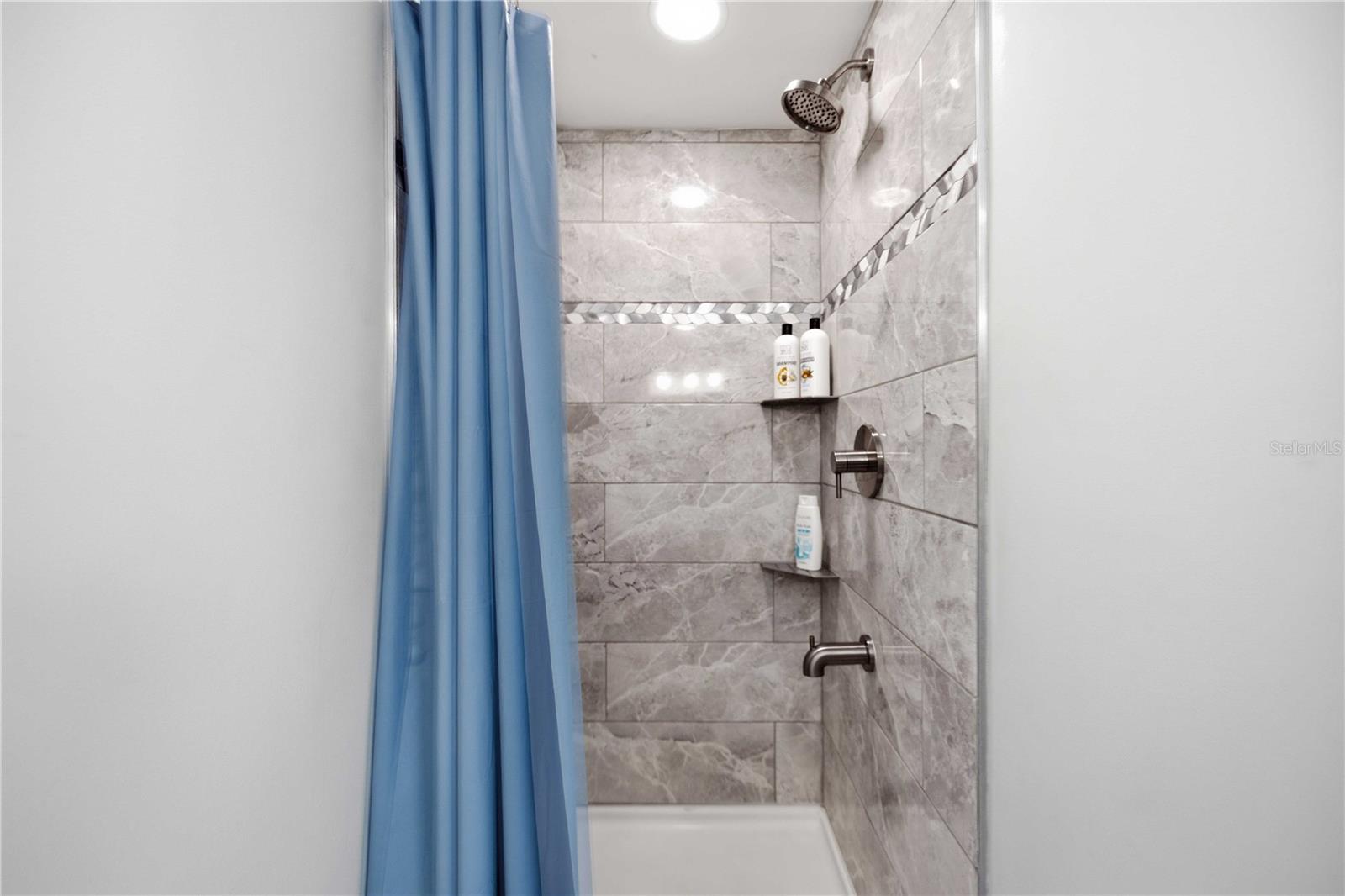 Image 34 of 55 For 370 Fray Street