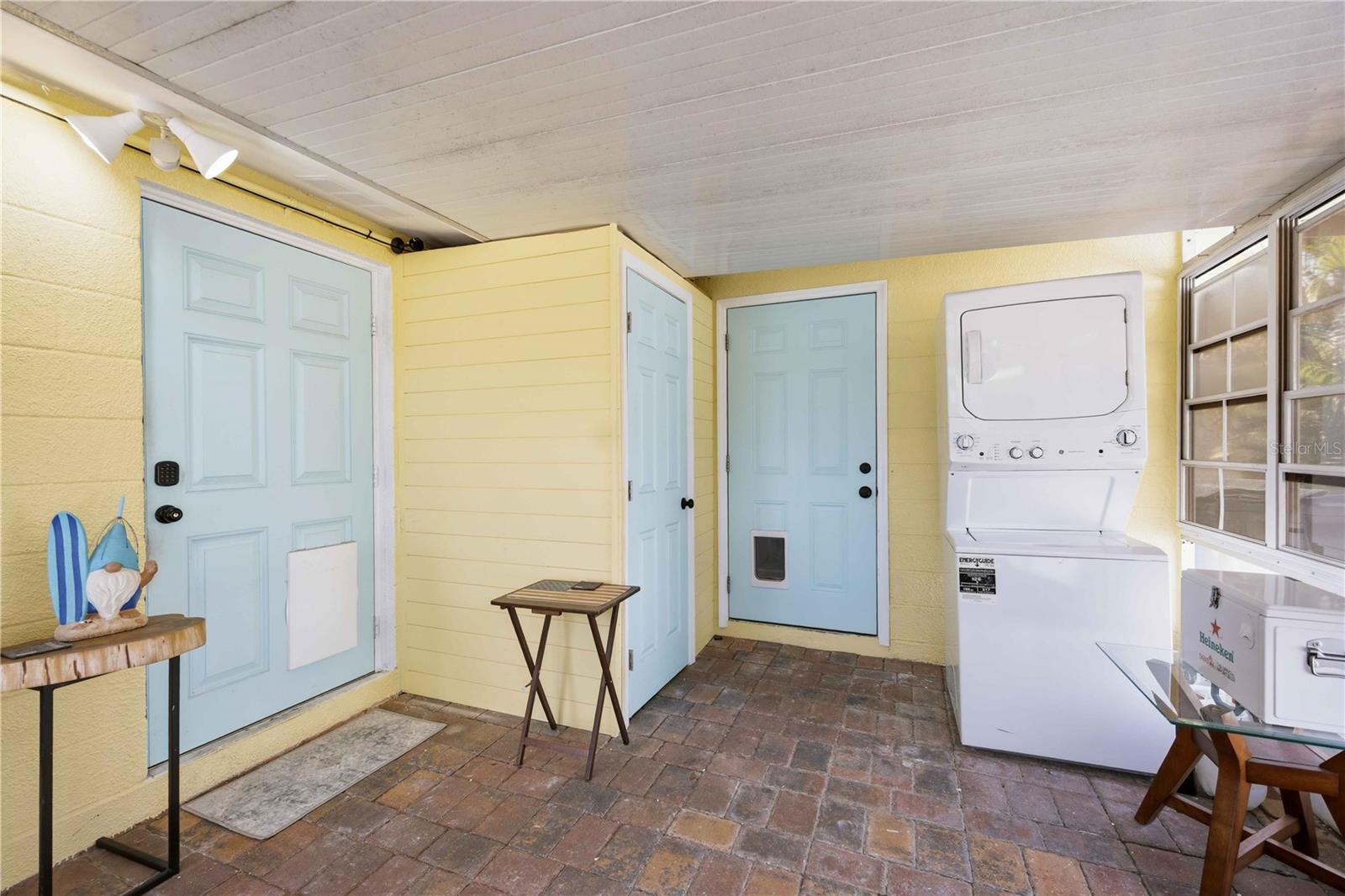 Image 35 of 55 For 370 Fray Street