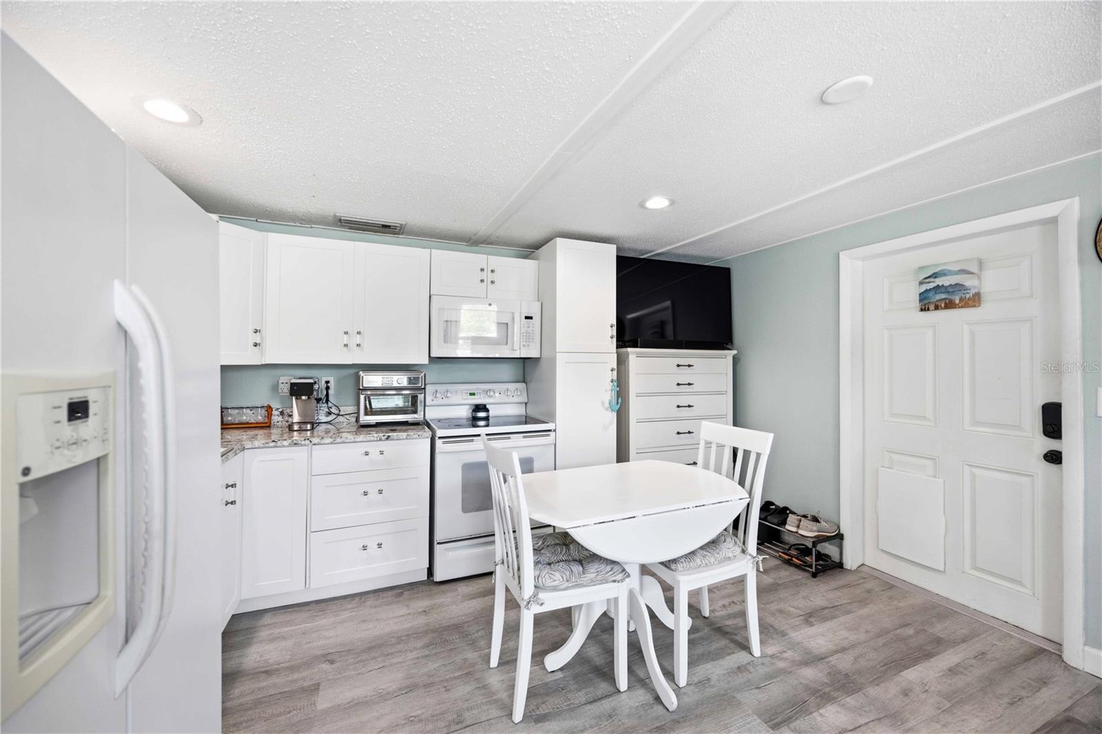 Image 39 of 55 For 370 Fray Street