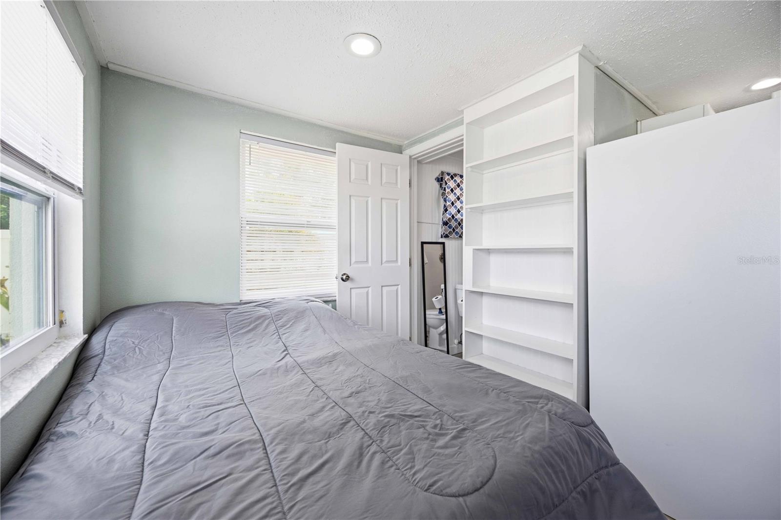 Image 44 of 55 For 370 Fray Street