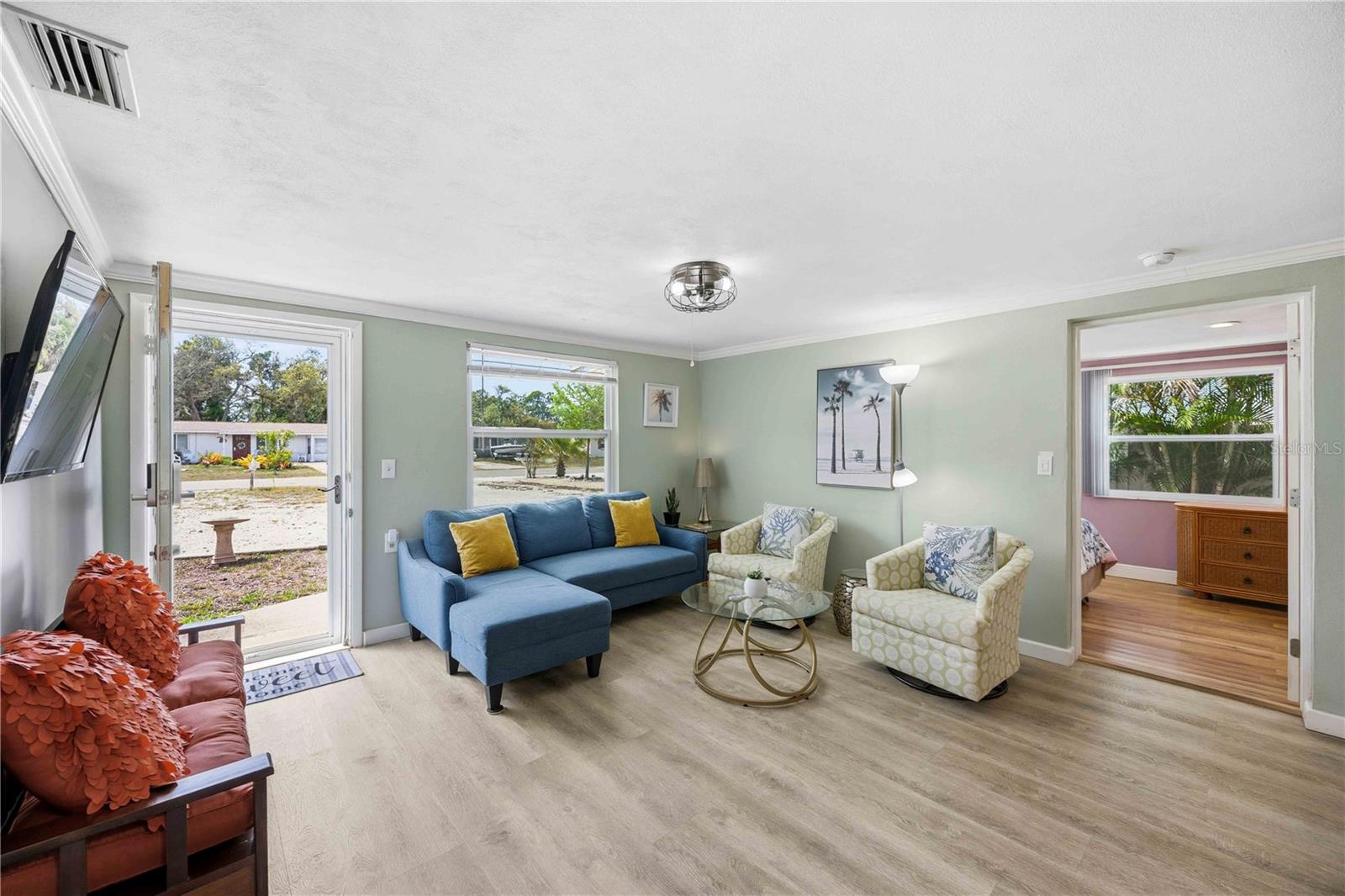 Image 5 of 55 For 370 Fray Street