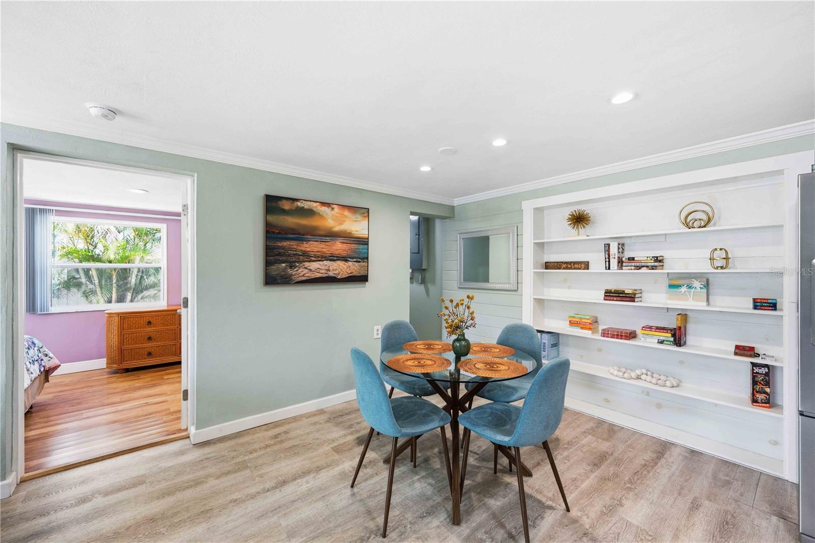 Image 8 of 55 For 370 Fray Street