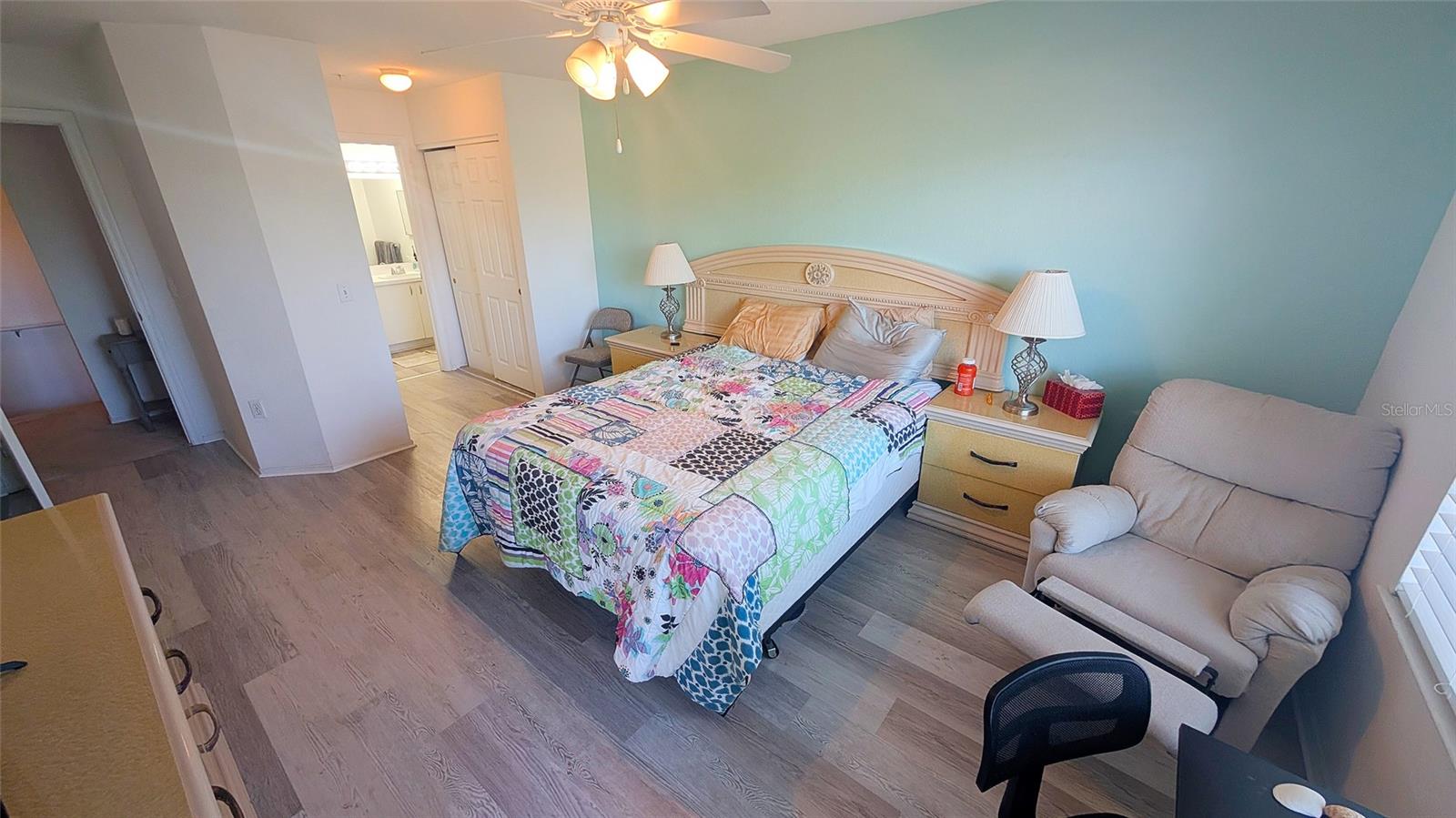 Image 14 of 36 For 850 Tamiami Trail 831