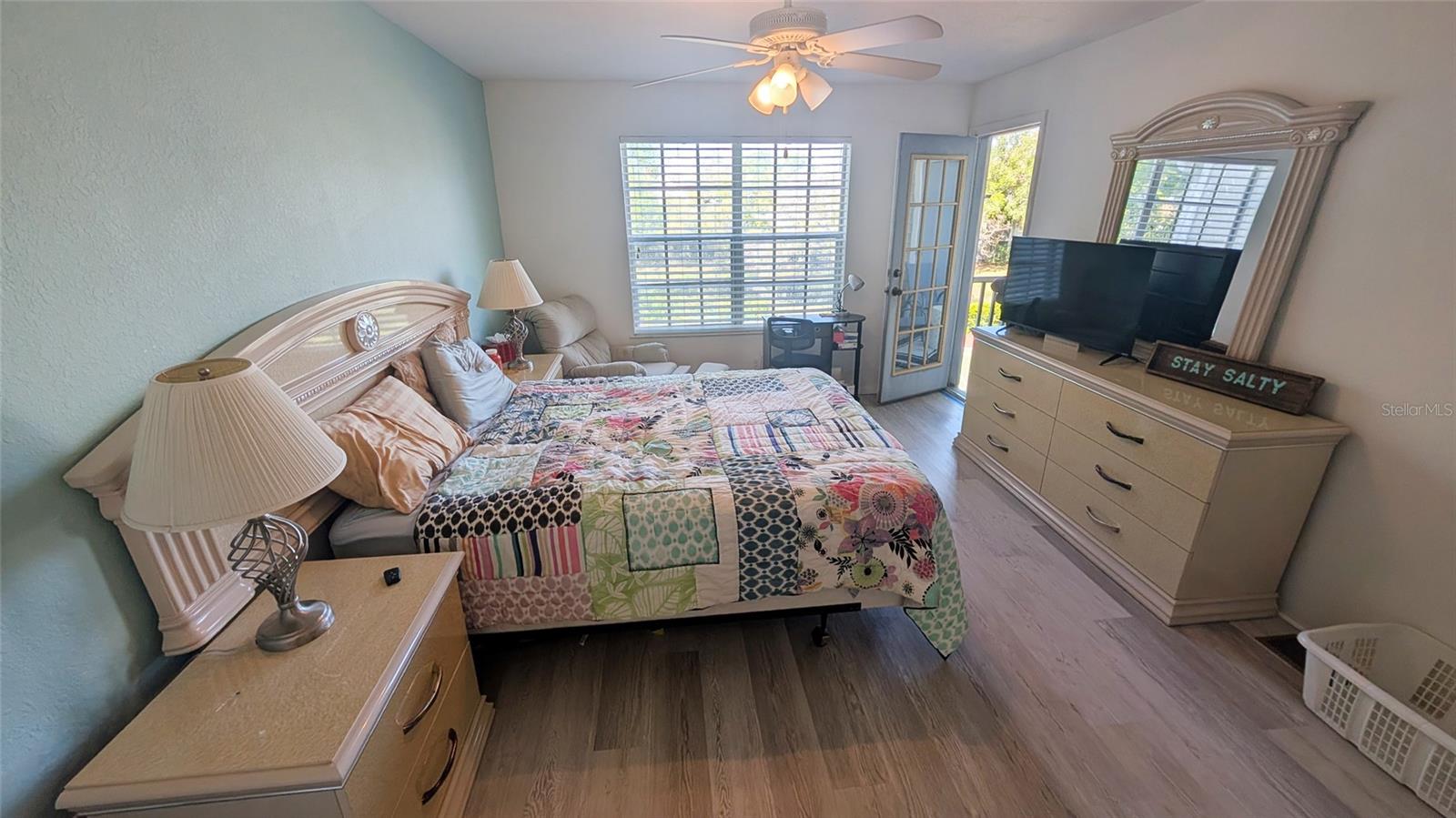 Image 15 of 36 For 850 Tamiami Trail 831