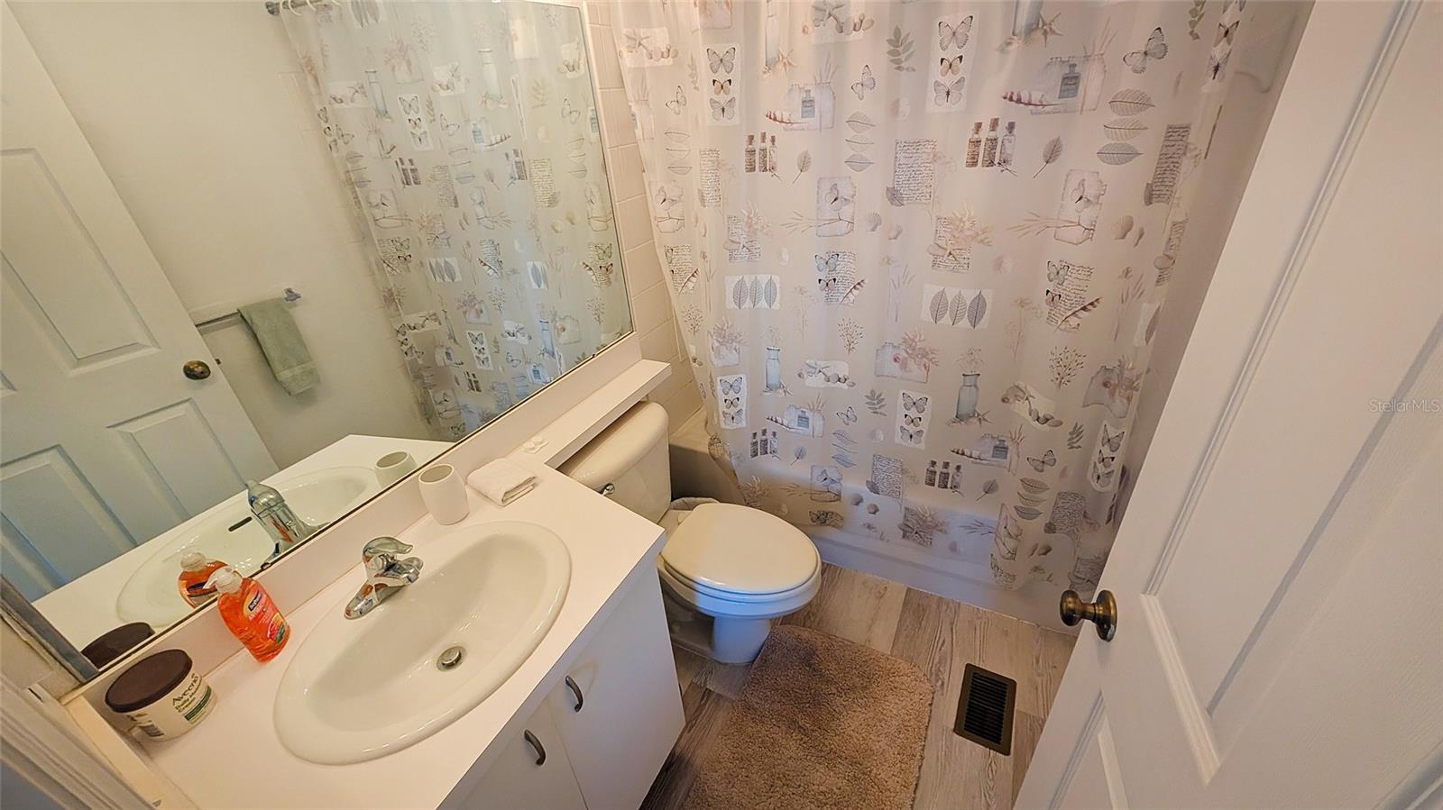 Image 23 of 36 For 850 Tamiami Trail 831