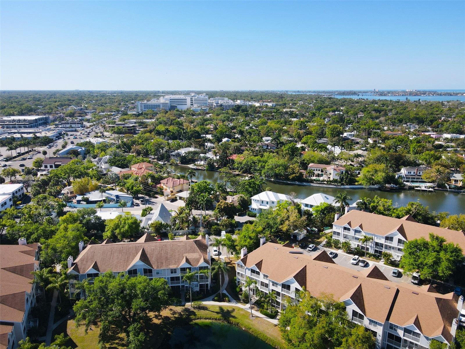 Image 28 of 36 For 850 Tamiami Trail 831