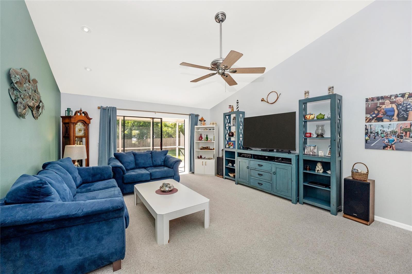 Image 15 of 55 For 125 Englewood Garden Court