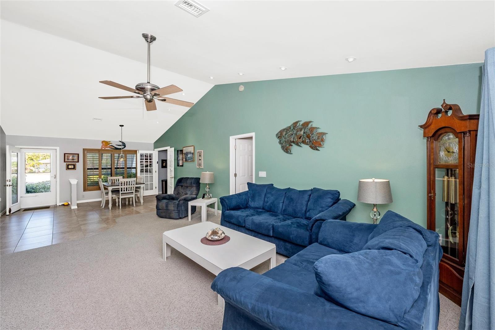 Image 17 of 55 For 125 Englewood Garden Court