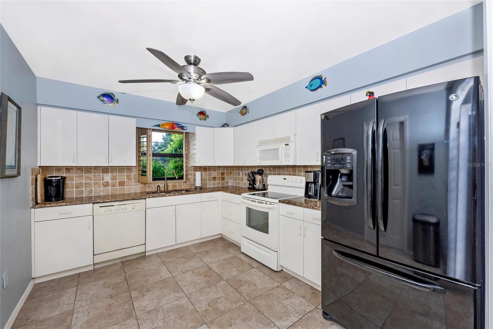 Image 18 of 55 For 125 Englewood Garden Court