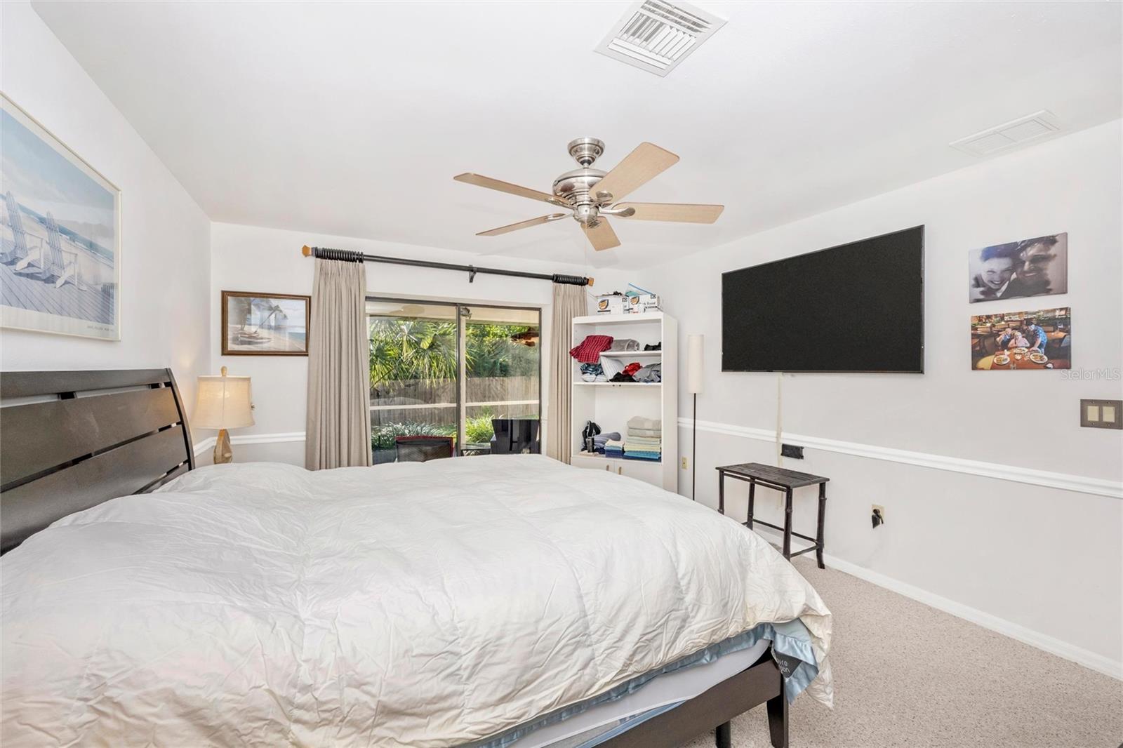 Image 25 of 55 For 125 Englewood Garden Court