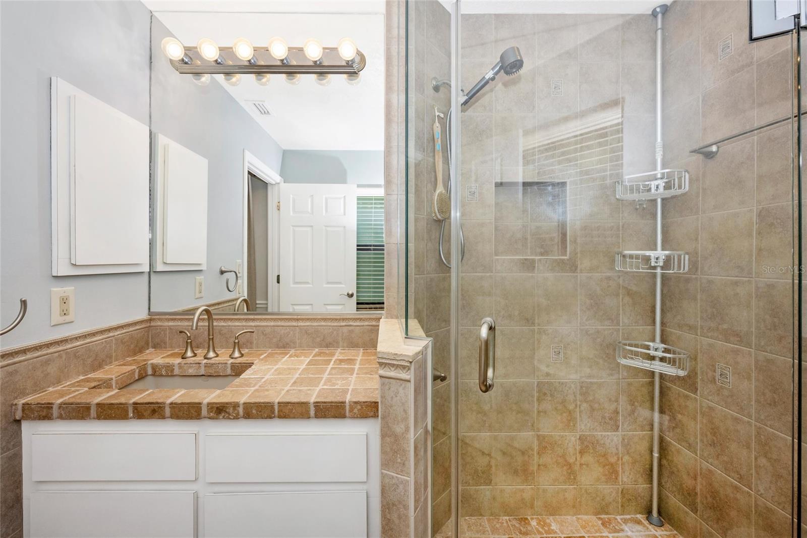 Image 28 of 55 For 125 Englewood Garden Court