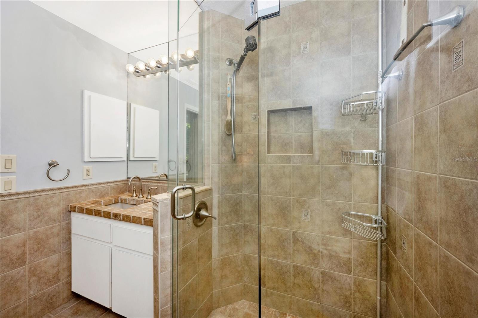 Image 29 of 55 For 125 Englewood Garden Court