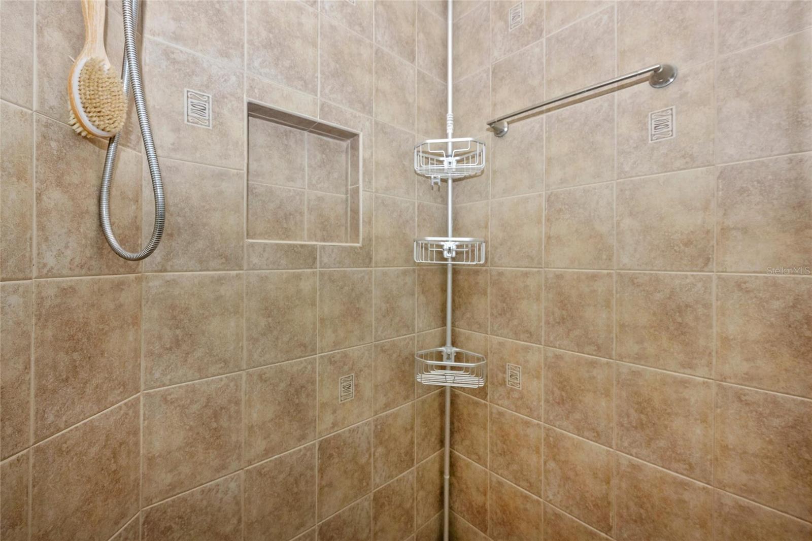 Image 30 of 55 For 125 Englewood Garden Court