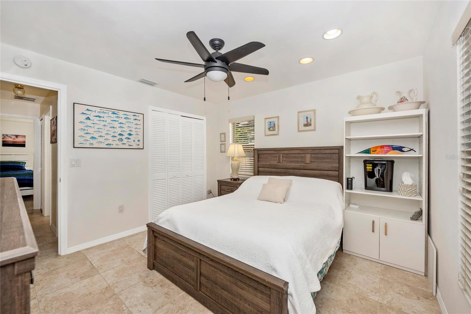 Image 33 of 55 For 125 Englewood Garden Court