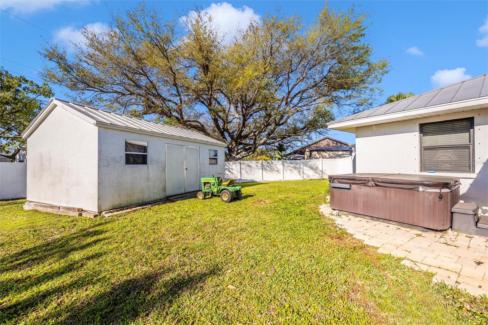 Image 44 of 55 For 125 Englewood Garden Court