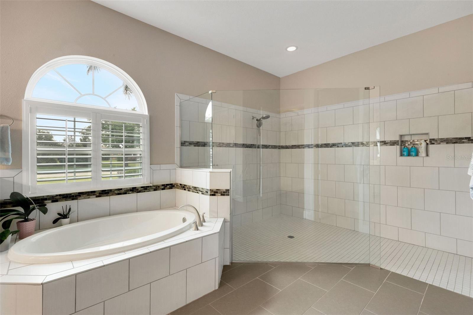 Image 28 of 70 For 380 165th Court Ne