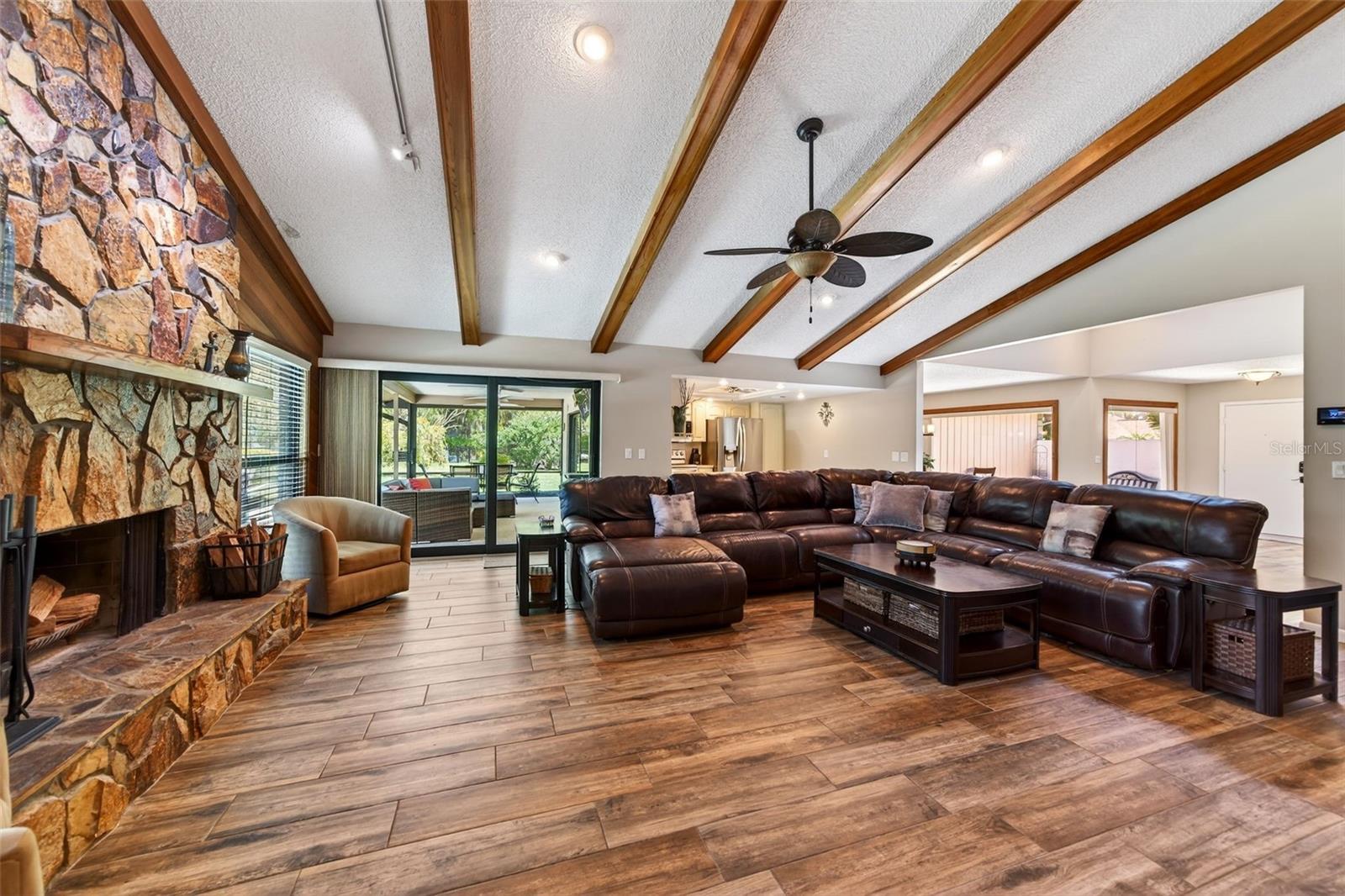 Image 18 of 75 For 4964 Candlebush Circle