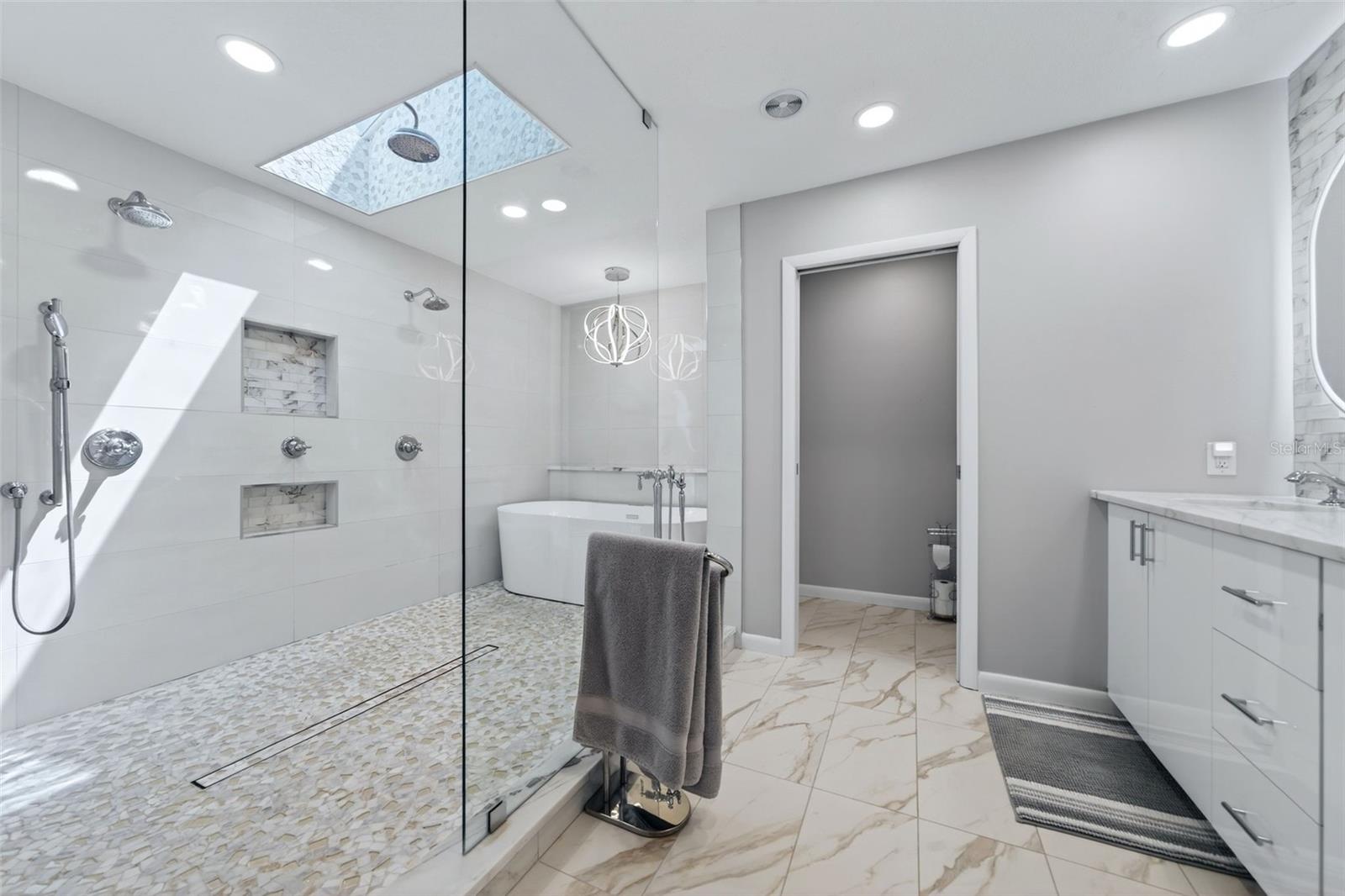 Image 29 of 75 For 4964 Candlebush Circle