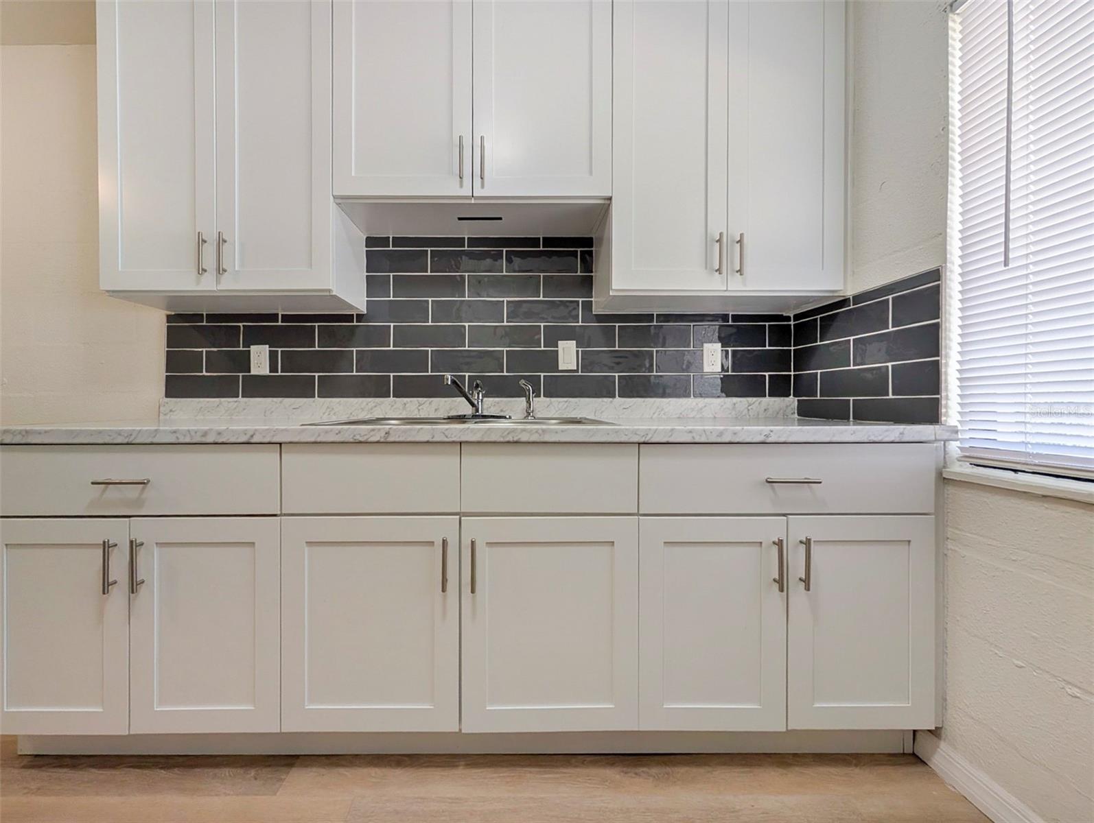 Image 6 of 21 For 2422 11th Street W