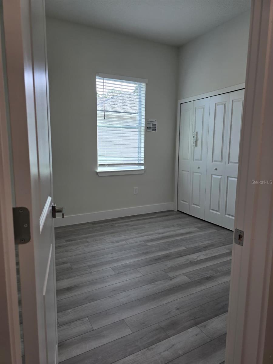 Image 14 of 16 For 18382 Elgin Avenue