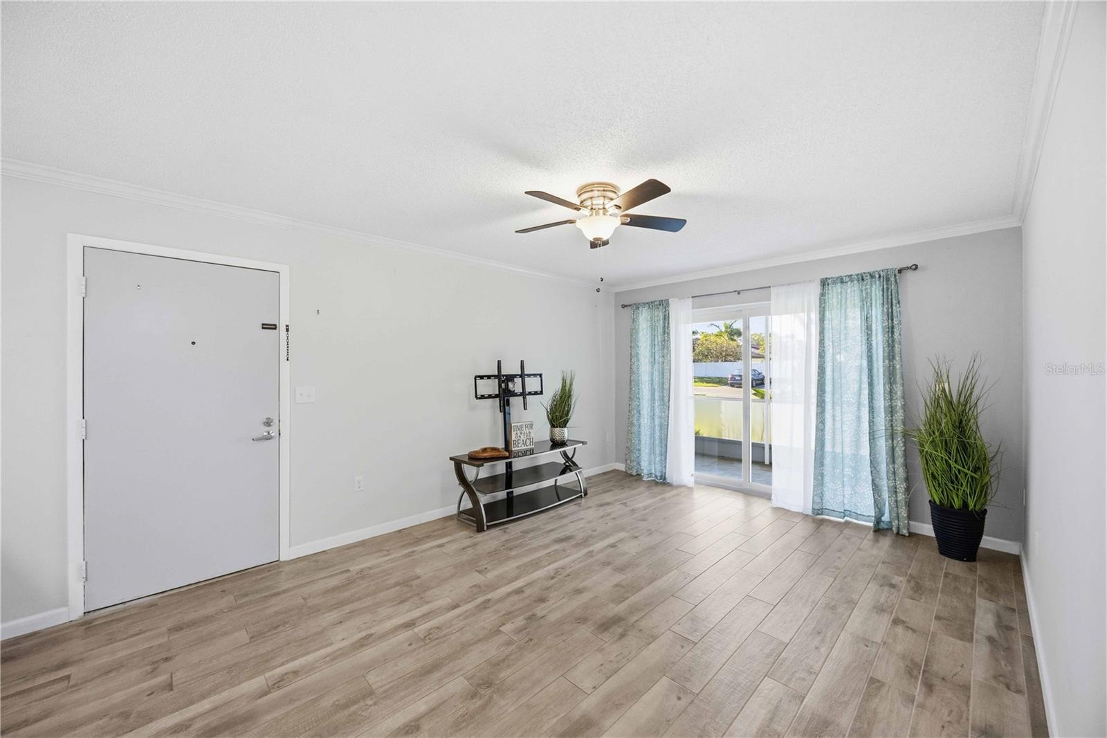 Image 12 of 44 For 3259 Beneva Road 101