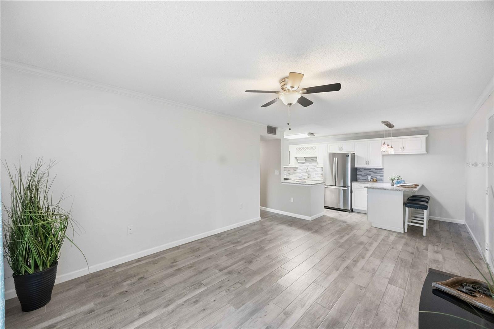 Image 13 of 44 For 3259 Beneva Road 101