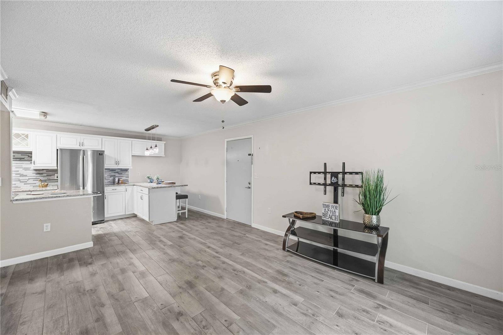 Image 16 of 44 For 3259 Beneva Road 101