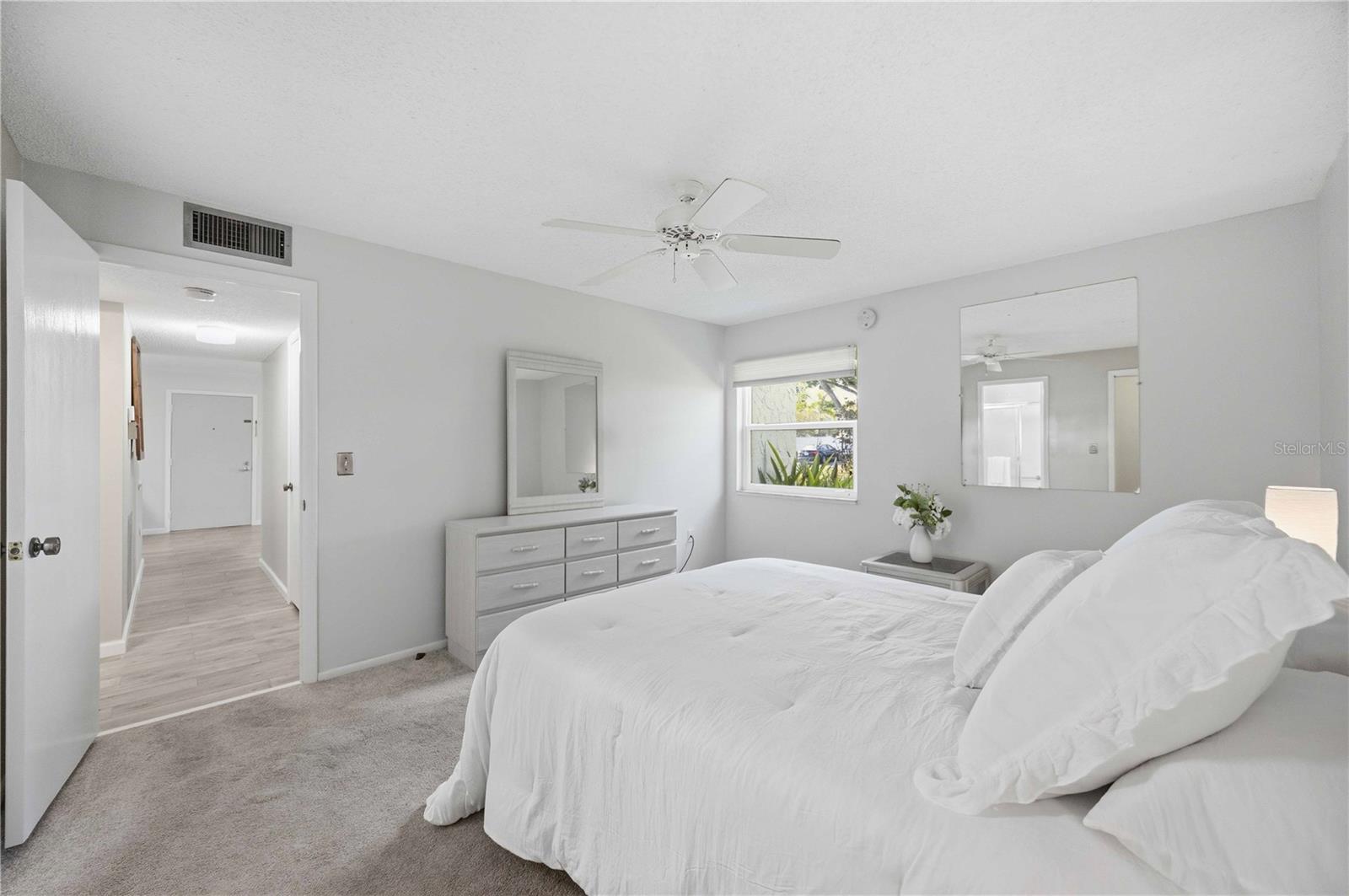 Image 19 of 44 For 3259 Beneva Road 101